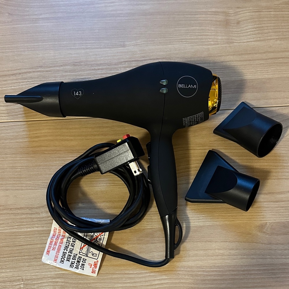 BELLAMI Black Hair Dryer with Attachments